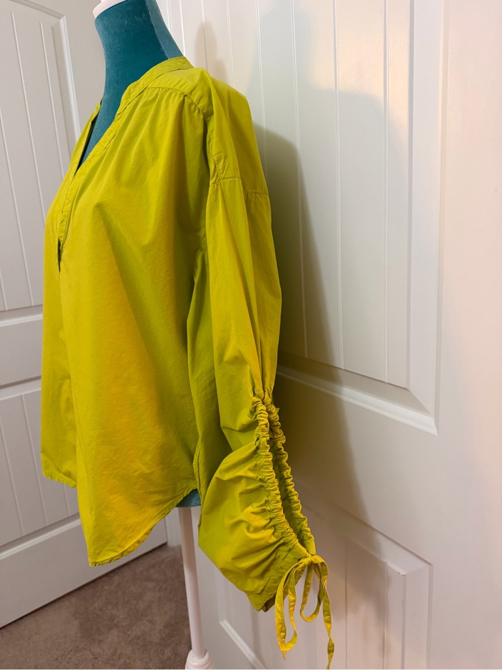 Pilcro Lime Button-Front Blouson Adjustable Tie Sleeve Top Sz Large - Picture 17 of 17